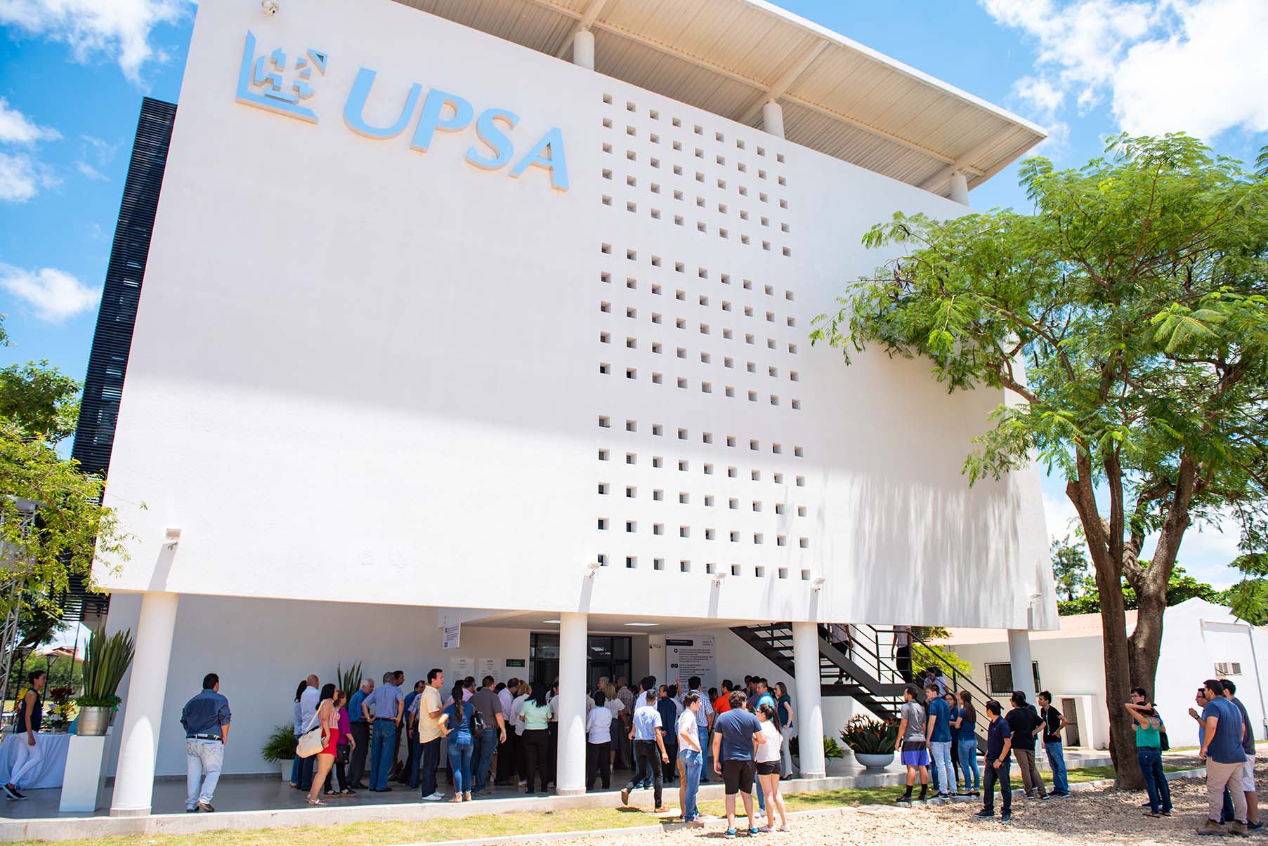 Entrega de Edificio y remodelados Laboratorios en el Campus UPSA