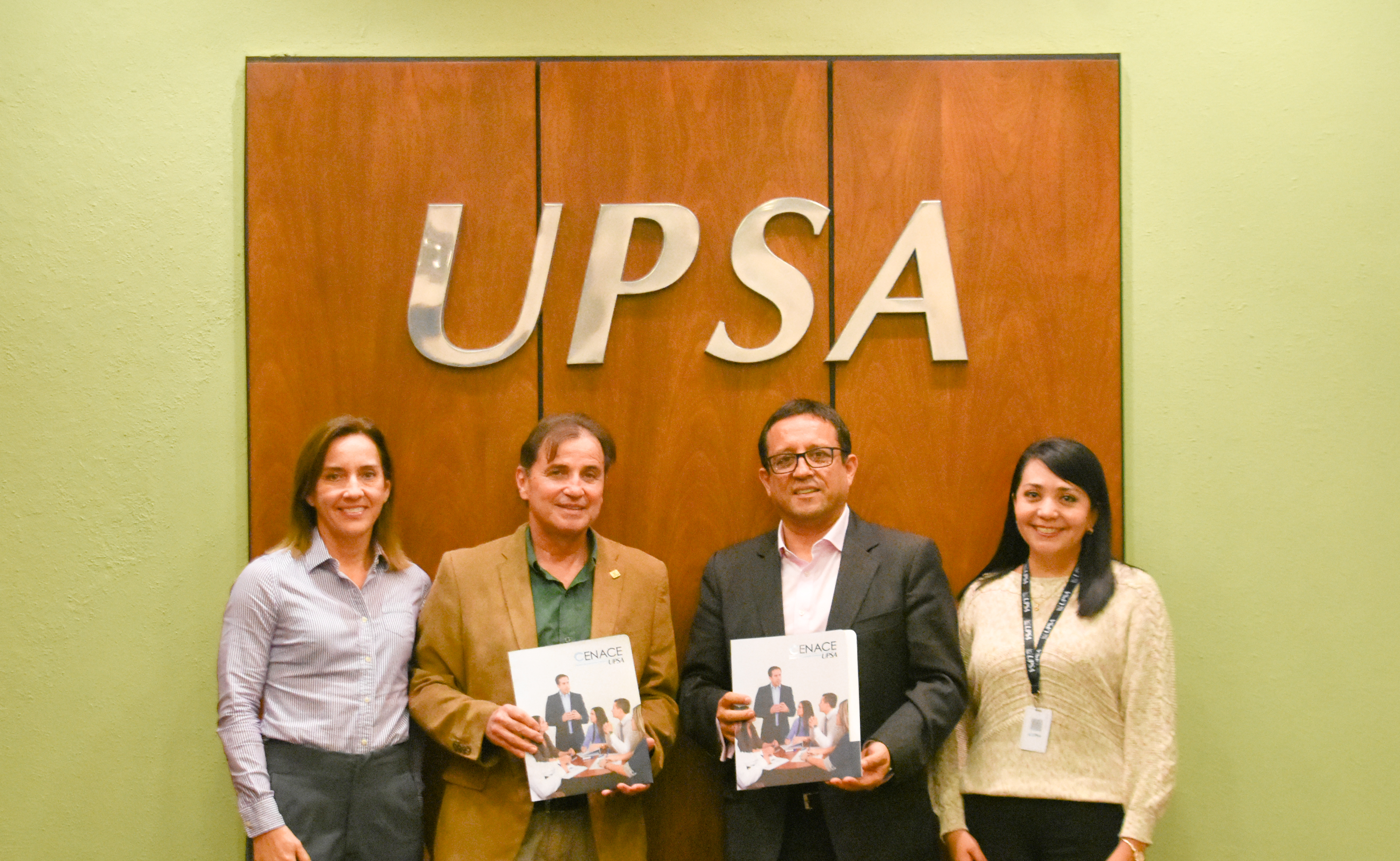 UPSA y EDUSOFT firman convenio para impartir  programas de inglés con certificación TOEIC