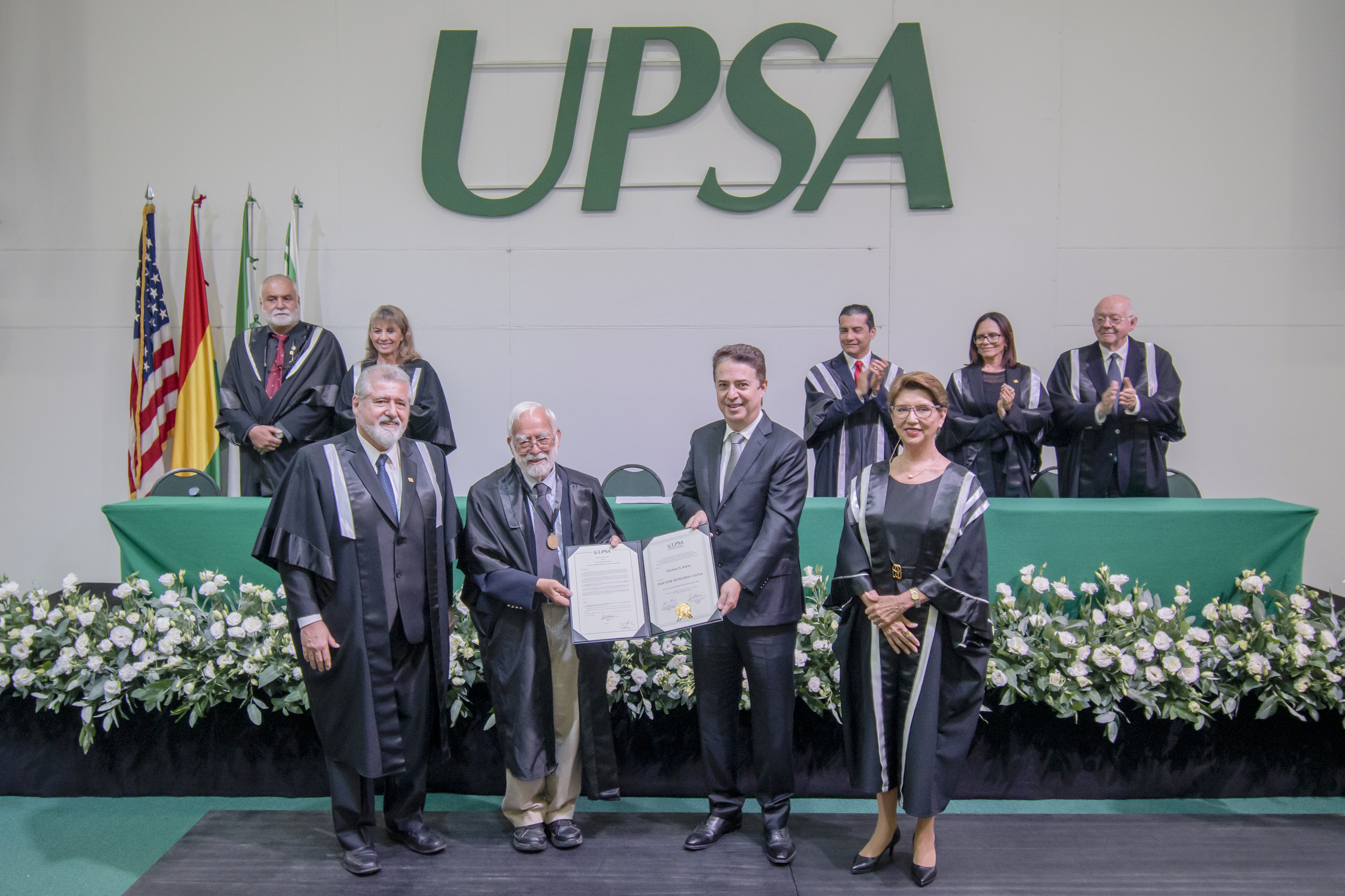 La UPSA distingue a Herbert Klein como Doctor Honoris Causa 
