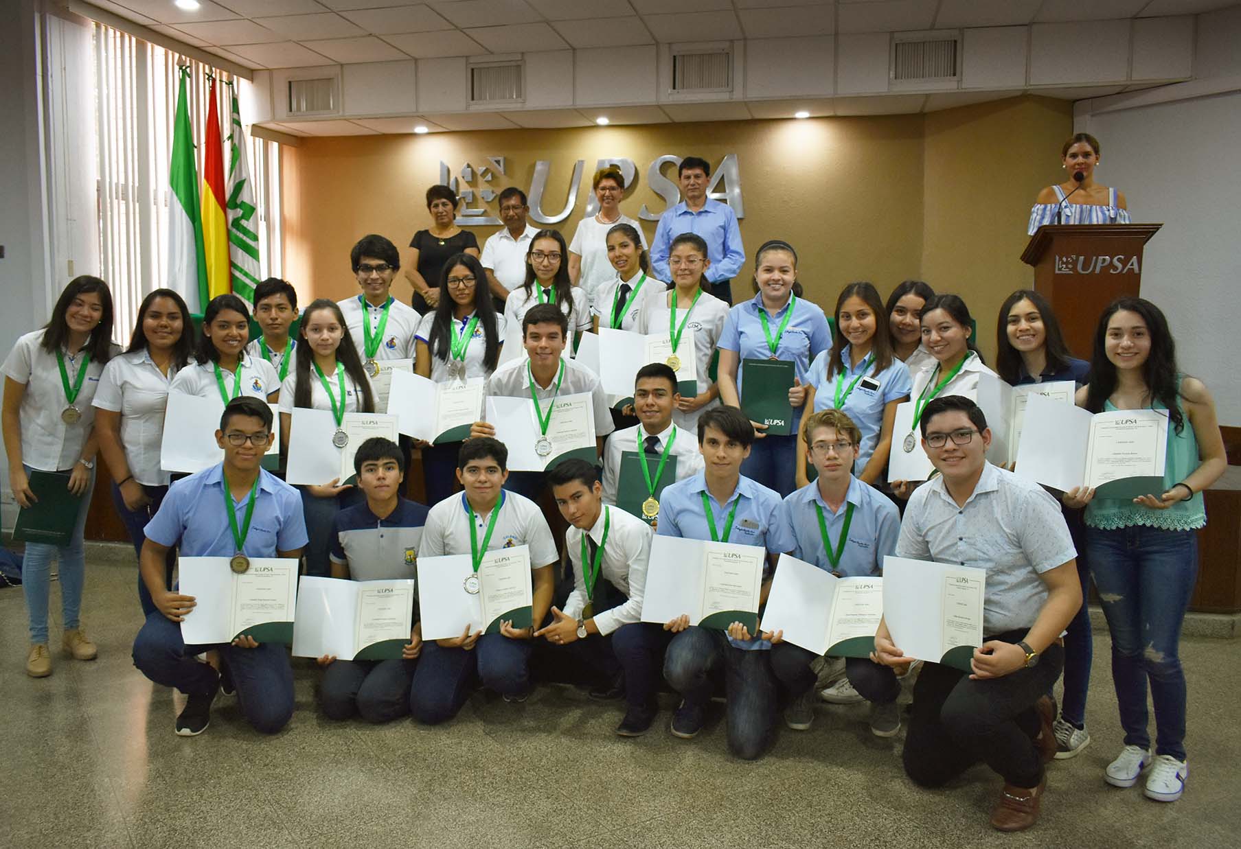 GANADORES DE OLIMPIADAS DE QUÍMICA Y FÍSICA