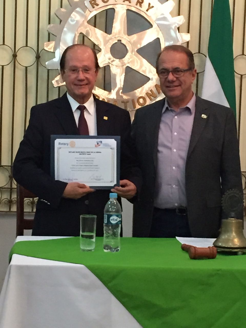 Disertación del presidente de la UPSA en el Rotary Club