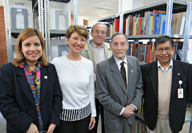 ING. RAÚL SOLÍS DONÓ LOTE DE LIBROS